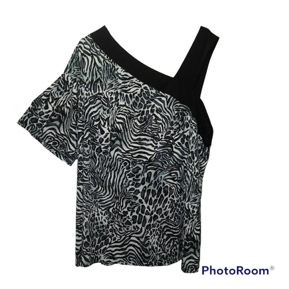 EUC•Lane Bryant Zebra Print cold shoulder blouse size 26/28
